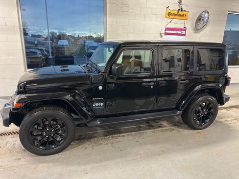 Used 2022 Jeep Wrangler Unlimited Sahara 4xe image 38
