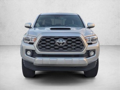 Used 2022 Toyota Tacoma TRD Sport w/ Technology Package RWD image 2