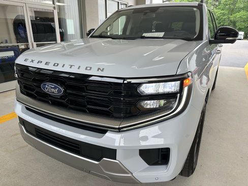 Certified 2025 Ford Expedition Max Platinum AWD/4WD image 1