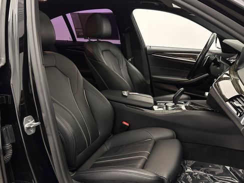 Used 2019 BMW 530i w/ Convenience Package RWD image 37