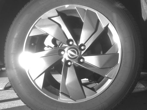 Used 2025 Nissan Rogue SV image 15