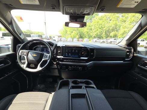 Used 2024 Chevrolet Silverado 3500 LT AWD/4WD image 30