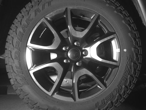 Used 2025 Jeep Compass Trailhawk AWD/4WD image 15
