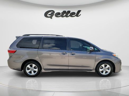 Used 2020 Toyota Sienna LE FWD image 4