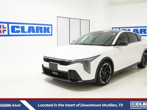 Used 2025 Kia K4 GT-Line w/ GT-Line Premium Package FWD image 1
