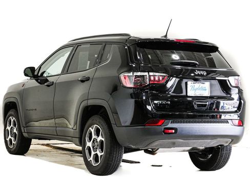 Used 2022 Jeep Compass Trailhawk w/ Sun and Sound Group AWD/4WD image 9