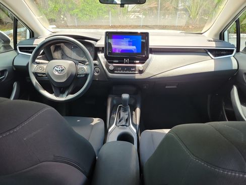 Used 2025 Toyota Corolla LE w/ Convenience Package FWD image 16