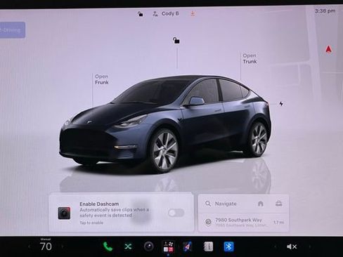 Used 2024 Tesla Model Y 2WD image 31