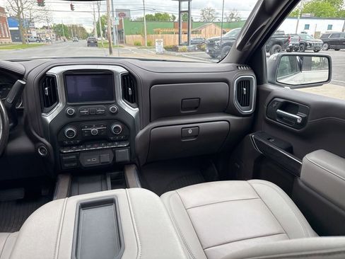 Used 2022 Chevrolet Silverado 1500 LTZ AWD/4WD image 14