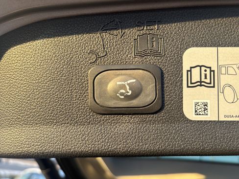 Used 2017 Ford Escape Titanium w/ Equipment Group 301A image 7