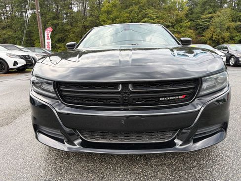 Used 2019 Dodge Charger SXT w/ Plus Group RWD image 2