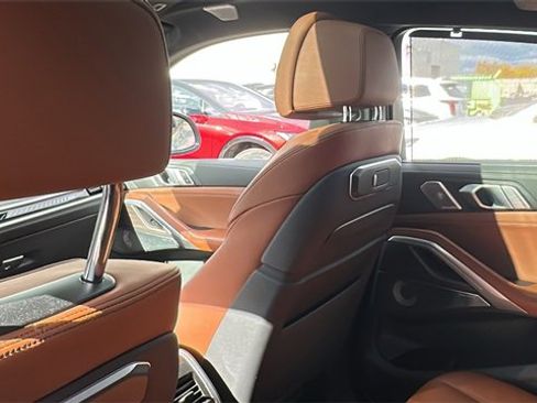 Used 2024 BMW X6 M60i w/ Dynamic Handling Package image 31