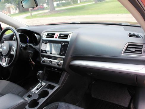Used 2015 Subaru Outback 2.5i Premium AWD/4WD image 38