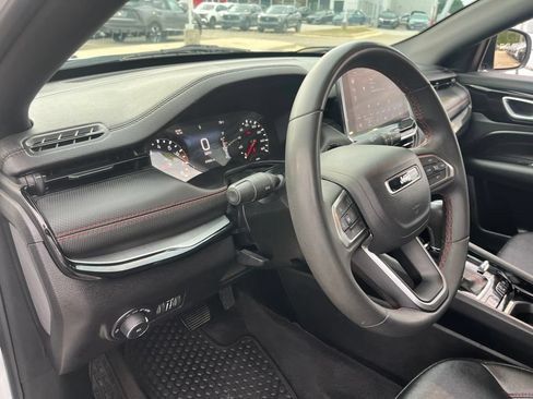Used 2024 Jeep Compass Trailhawk AWD/4WD image 14
