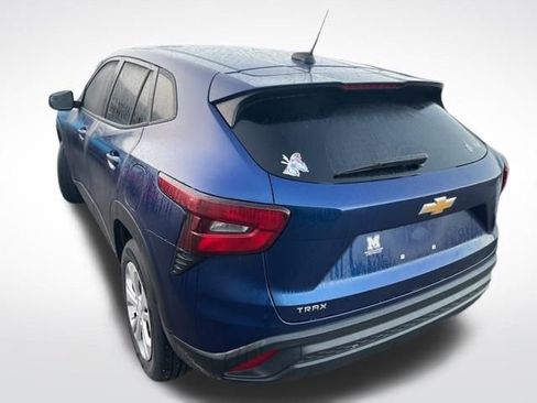 Used 2024 Chevrolet Trax LS image 6
