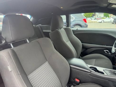 Used 2019 Dodge Challenger R/T RWD image 21