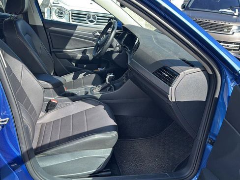 Used 2023 Volkswagen Jetta SE w/ Panoramic Sunroof Package FWD image 12