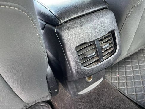 Used 2020 Ford Fusion SE FWD image 11