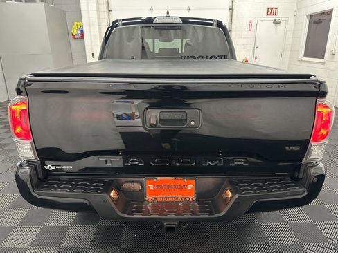 Used 2020 Toyota Tacoma TRD Off-Road image 8