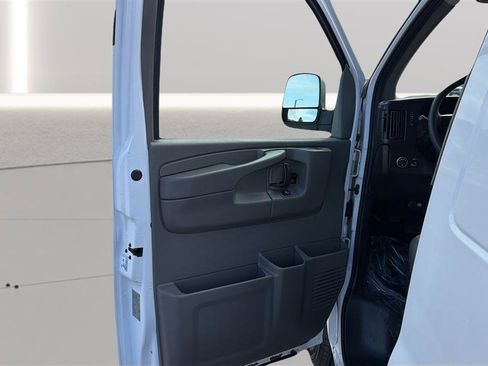 Used 2014 GMC Savana 1500 AWD image 18