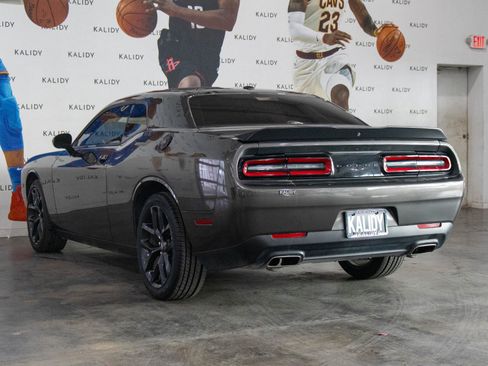 Used 2023 Dodge Challenger SXT w/ Blacktop Package image 20