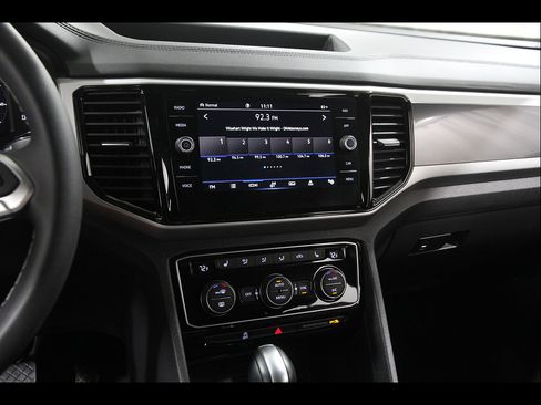 Used 2023 Volkswagen Atlas Cross Sport SEL AWD/4WD image 9