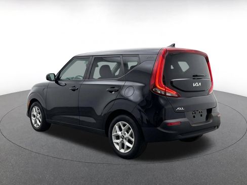 Used 2025 Kia Soul LX w/ LX Technology Package FWD image 7