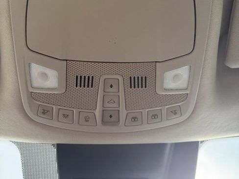 Used 2021 Ford Expedition XLT image 17