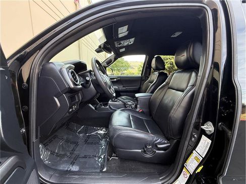 Used 2018 Toyota Tacoma TRD Pro AWD/4WD image 28