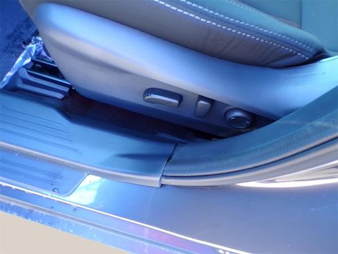 Certified 2025 Subaru Outback Premium image 18