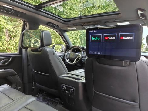 Used 2023 Chevrolet Suburban Premier w/ Premium Package AWD/4WD image 33