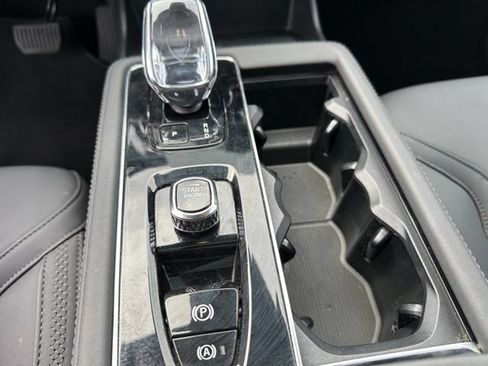 Used 2025 Volvo XC90 B6 Plus AWD/4WD image 25