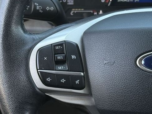 Used 2021 Ford Explorer XLT RWD image 13
