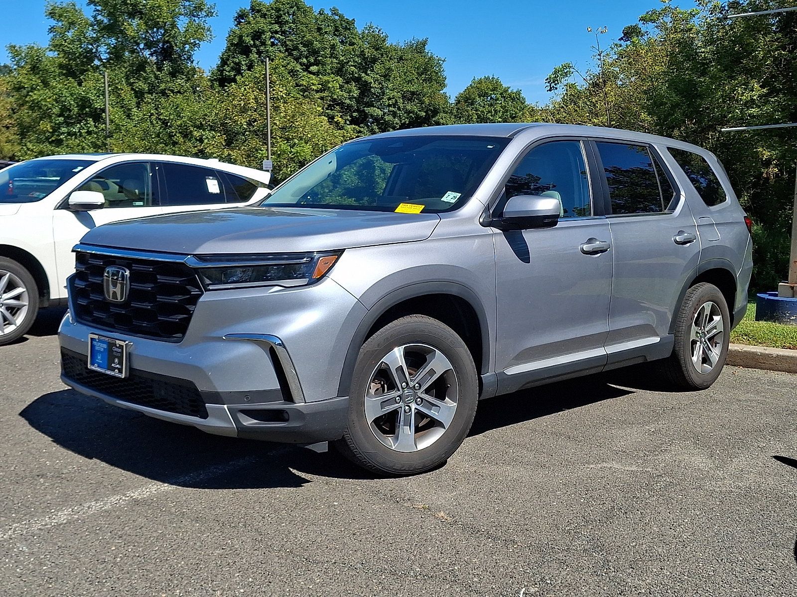 Used 2025 Honda Pilot EX-L image 3