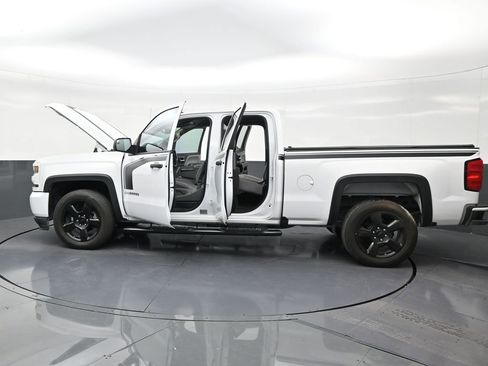Used 2018 Chevrolet Silverado 1500 Custom w/ Custom Value Package RWD image 30
