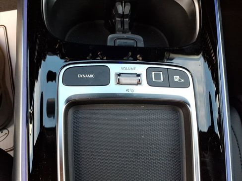 New 2025 Mercedes-Benz GLB 250 4MATIC image 17