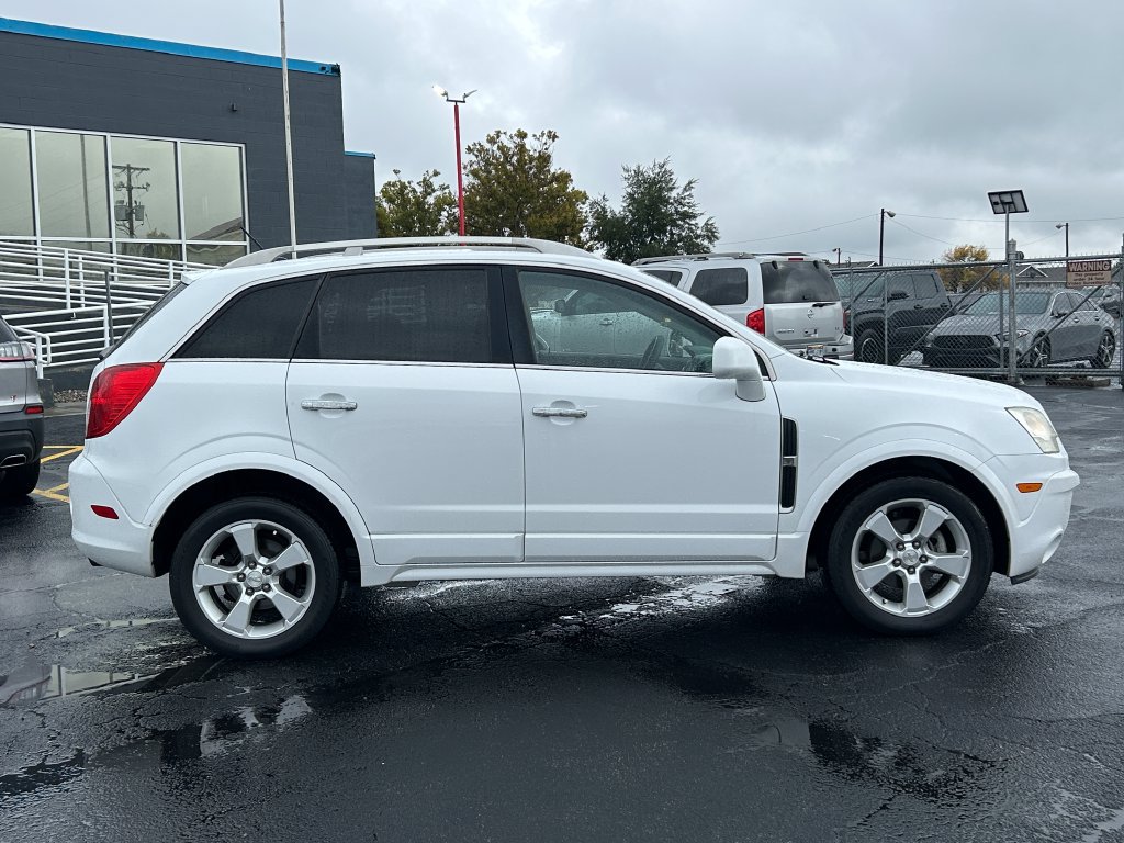 Used 2014 Chevrolet Captiva Sport LTZ FWD image 2