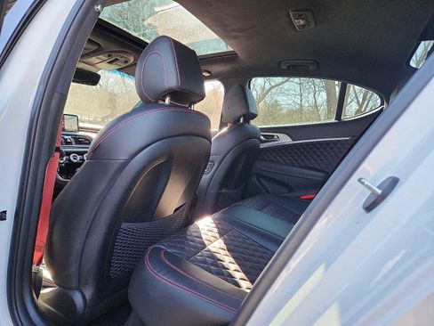 Used 2022 Genesis G70 3.3T w/ Sport Prestige Package image 10