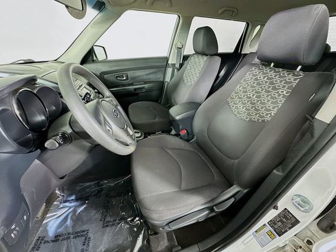Used 2010 Kia Soul + FWD image 24