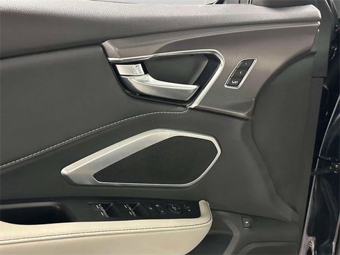 Used 2025 Acura RDX SH-AWD image 14