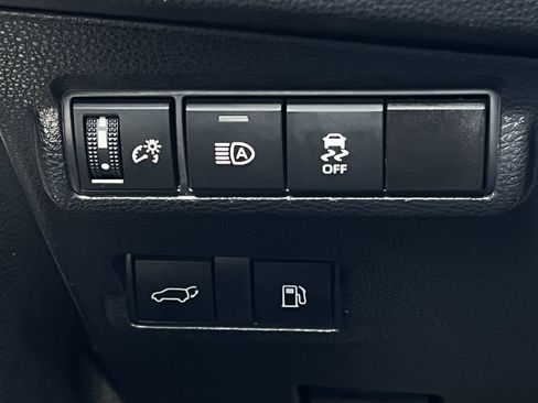 Used 2025 Toyota Corolla Cross XSE w/ Convenience Package image 20