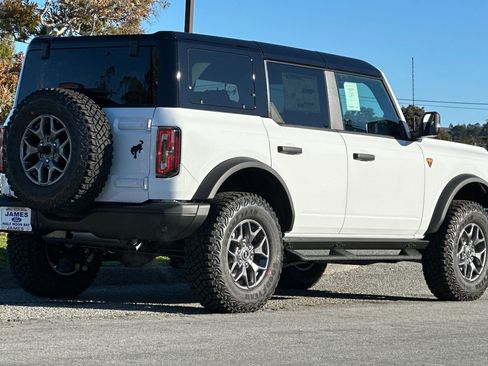 New 2025 Ford Bronco Badlands AWD/4WD image 12