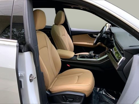 Used 2021 Audi Q8 Premium Plus w/ Premium Plus Package AWD/4WD image 8