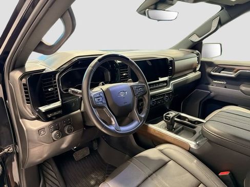 Used 2025 Chevrolet Silverado 1500 High Country w/ Midnight Edition AWD/4WD image 8