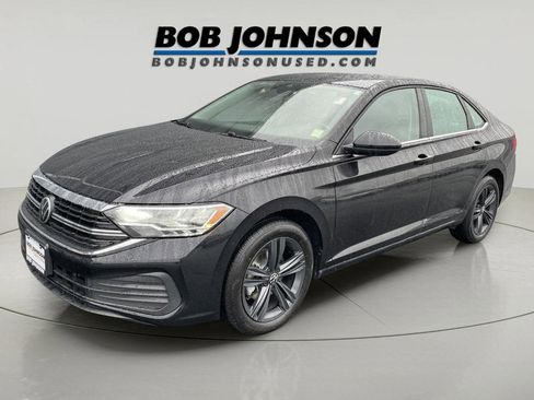 Used 2022 Volkswagen Jetta SE w/ Panoramic Sunroof Package FWD image 7