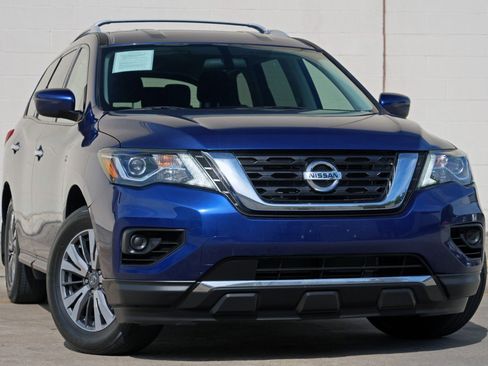 Used 2020 Nissan Pathfinder S FWD image 2