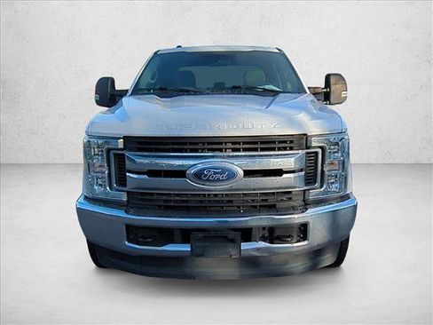 Used 2018 Ford F250 XLT image 2