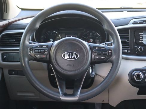 Used 2016 Kia Sorento LX AWD/4WD image 18