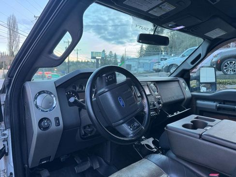 Used 2011 Ford F350 Lariat image 6