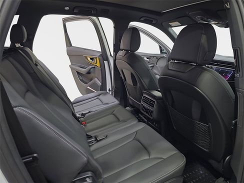 Certified 2025 Audi Q7 3.0T Premium Plus w/ Premium Plus Package image 11